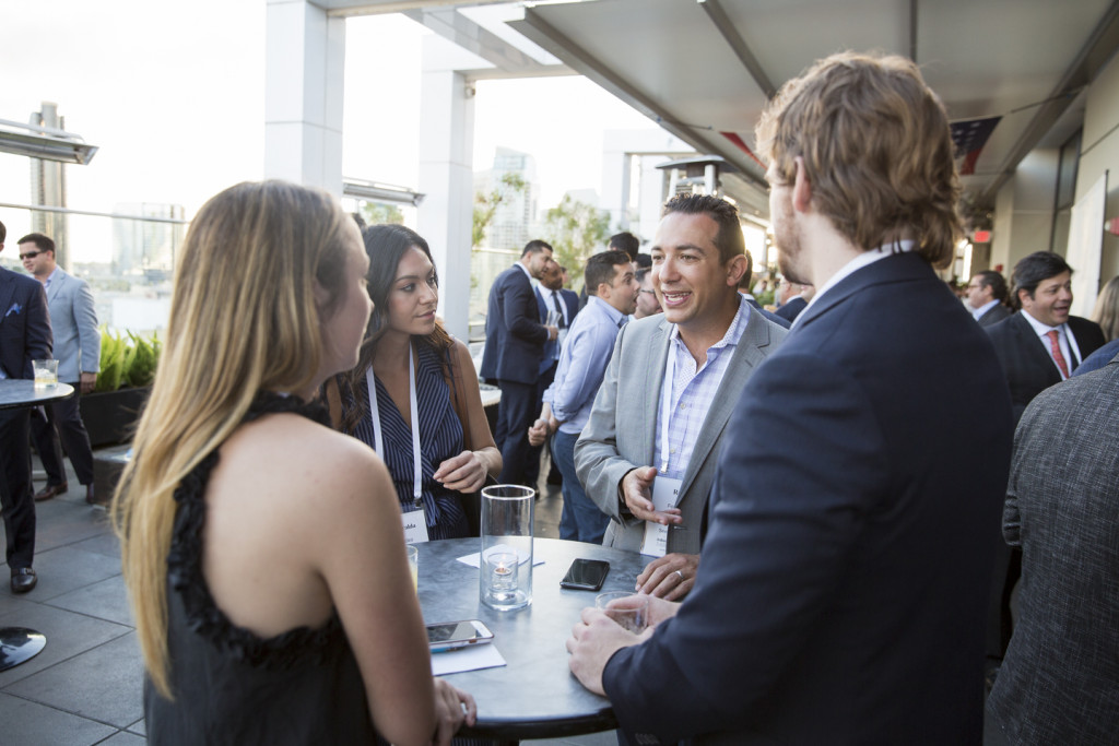 20181004_DEBANKED_WEB_200